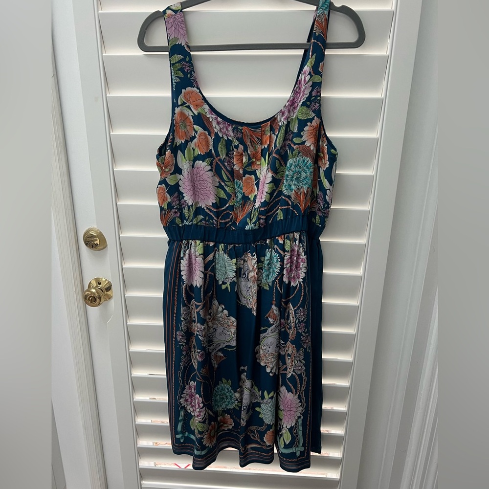 Size L  Anthropologie Moulinette Soeurs Beautiful silk floral knee length dress.